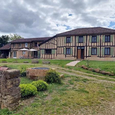 La Cour D'arblade 3*