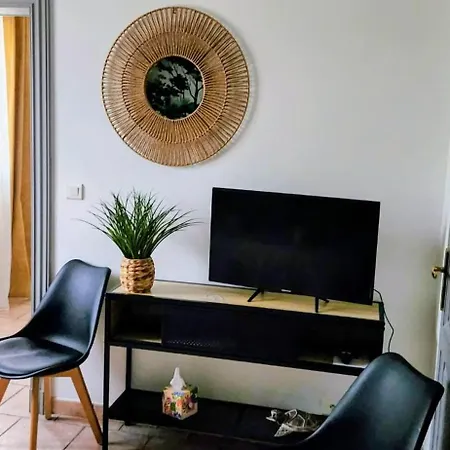 La Cour D'arblade 3*