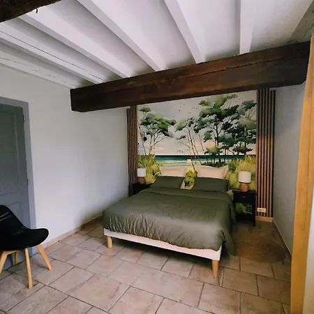La Cour D'arblade Bed and Breakfast 3*